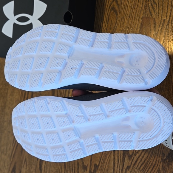 Undet Armour Sneakers - Picture 5 of 6